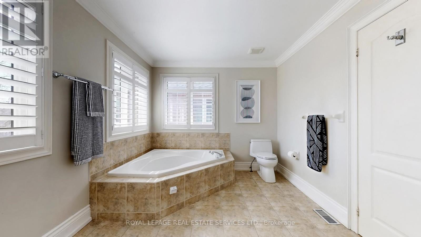 1197 Lindenrock Drive, Oakville, Ontario  L6H 6T5 - Photo 30 - W12864804