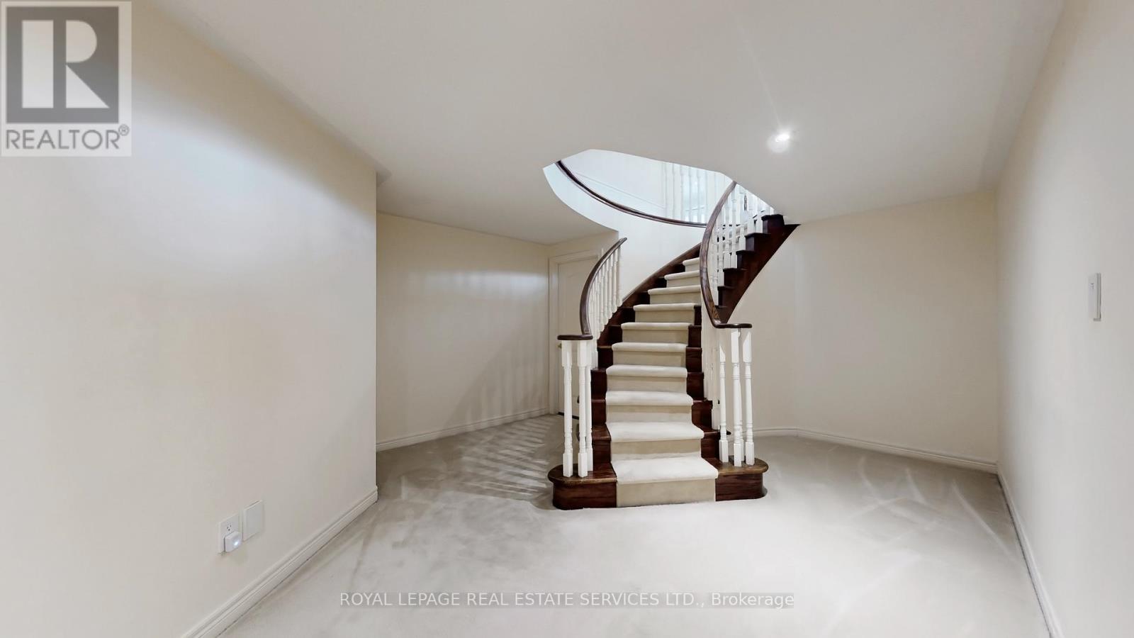 1197 Lindenrock Drive, Oakville, Ontario  L6H 6T5 - Photo 40 - W12864804