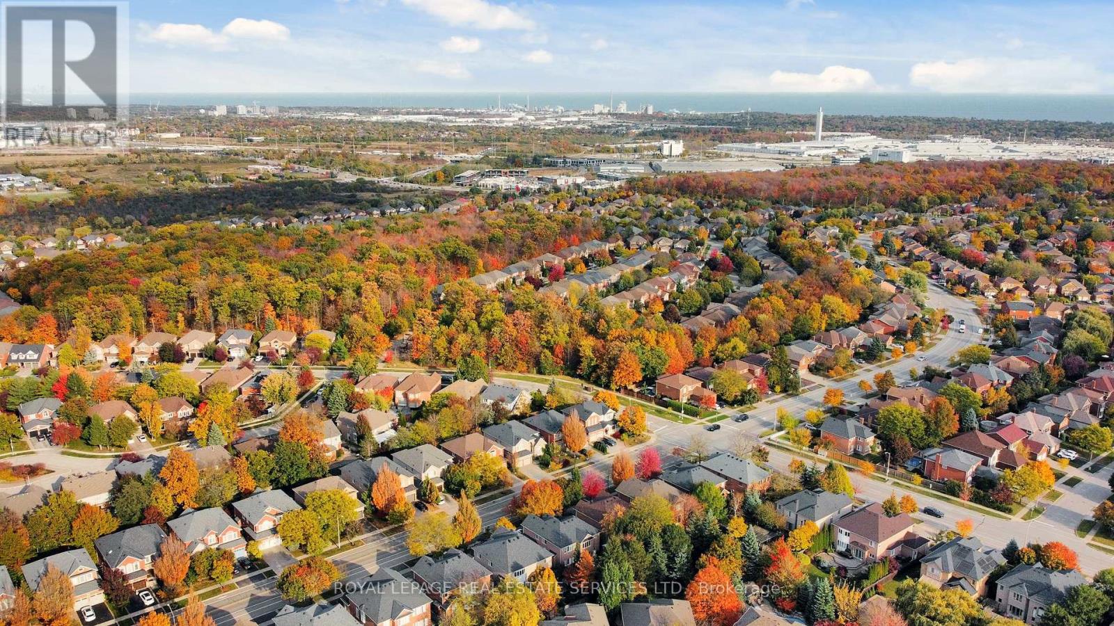 1197 Lindenrock Drive, Oakville, Ontario  L6H 6T5 - Photo 47 - W12864804