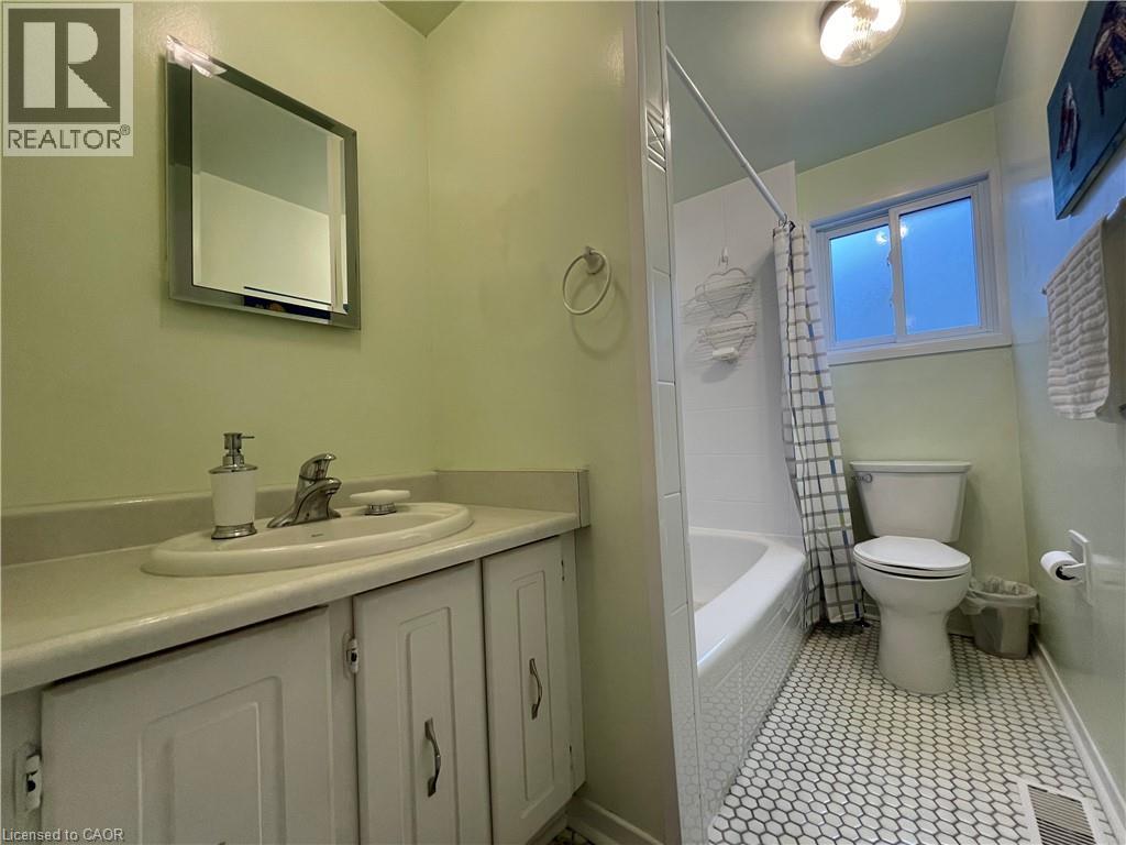 22 Matthew Court, Kitchener, Ontario  N2B 1W6 - Photo 26 - 40805834