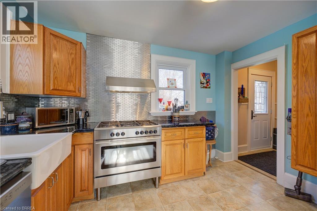 688 Colborne Street, Brantford, Ontario  N3S 3R1 - Photo 11 - 40802300