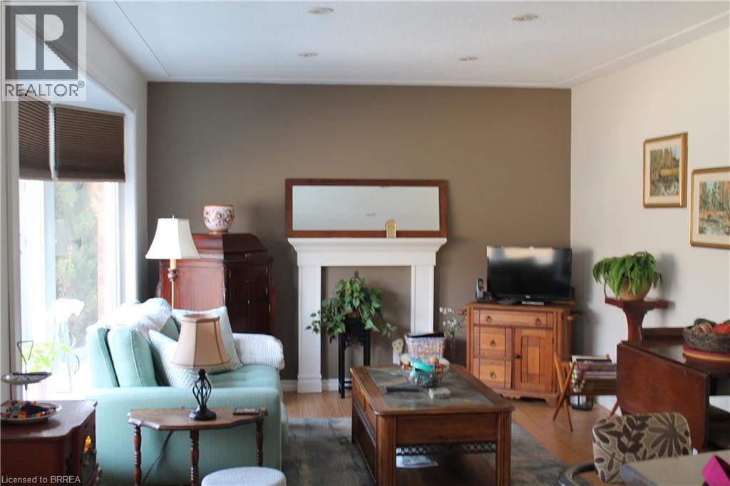 27 Collingdon Drive, Brantford, Ontario  N3S 3C9 - Photo 2 - 40808019