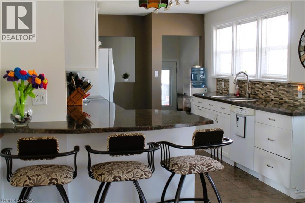 27 Collingdon Drive, Brantford, Ontario  N3S 3C9 - Photo 3 - 40808019