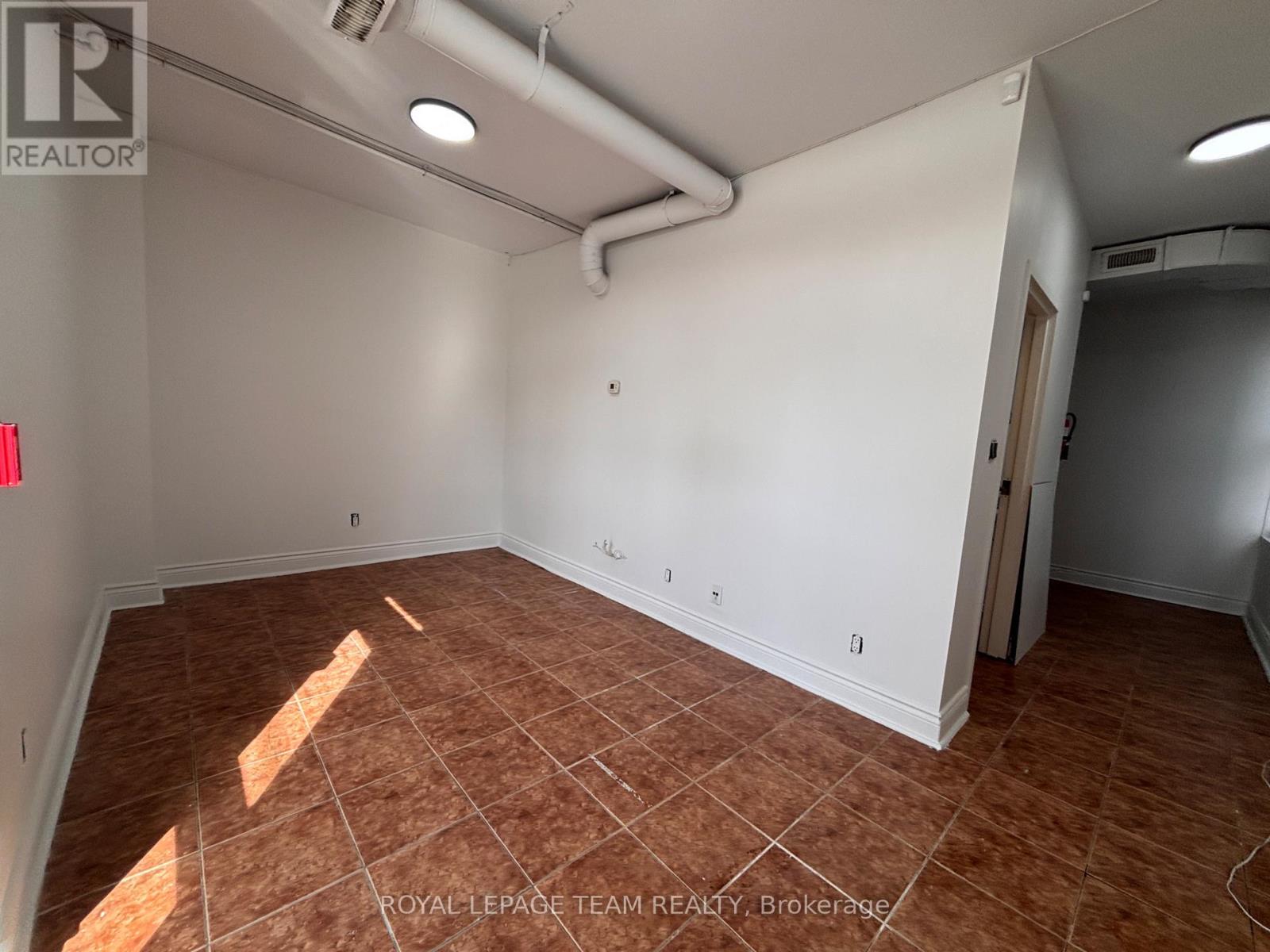 2 - 139 Preston Street, Ottawa, Ontario  K1R 7P4 - Photo 3 - X12837674