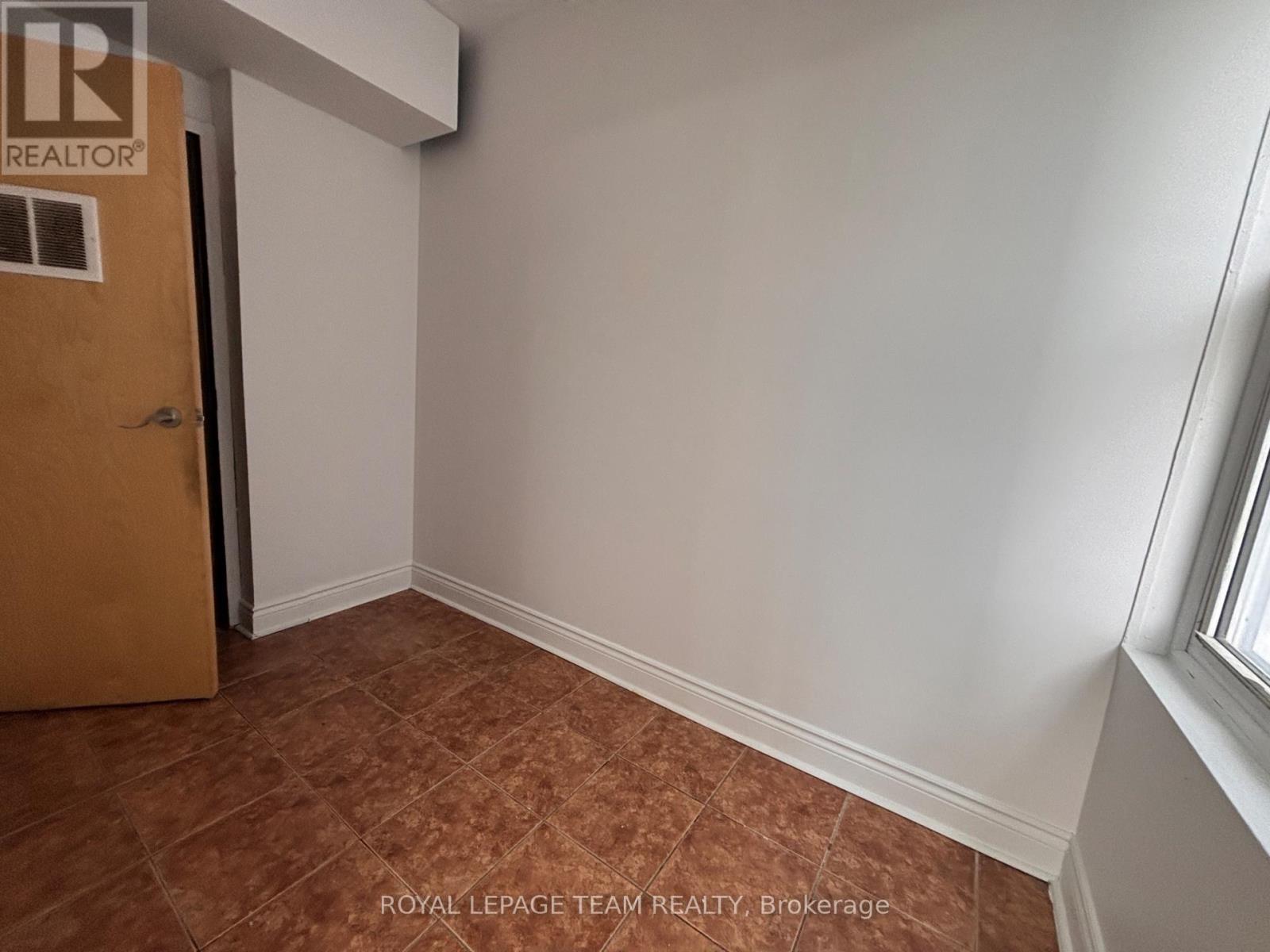 2 - 139 Preston Street, Ottawa, Ontario  K1R 7P4 - Photo 6 - X12837674