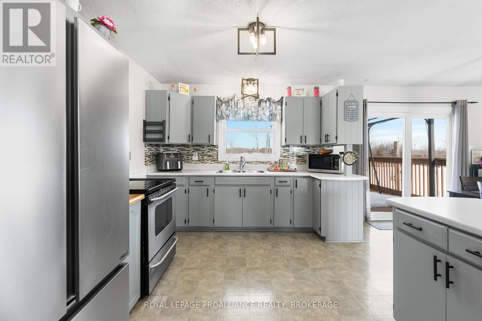 261 Shane Street, Loyalist, Ontario  K0H 2H0 - Photo 17 - X12864958