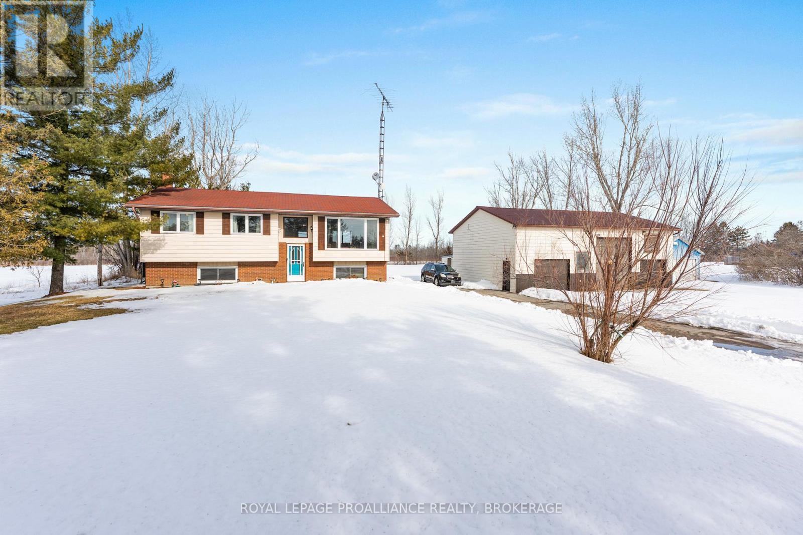 261 Shane Street, Loyalist, Ontario  K0H 2H0 - Photo 6 - X12864958