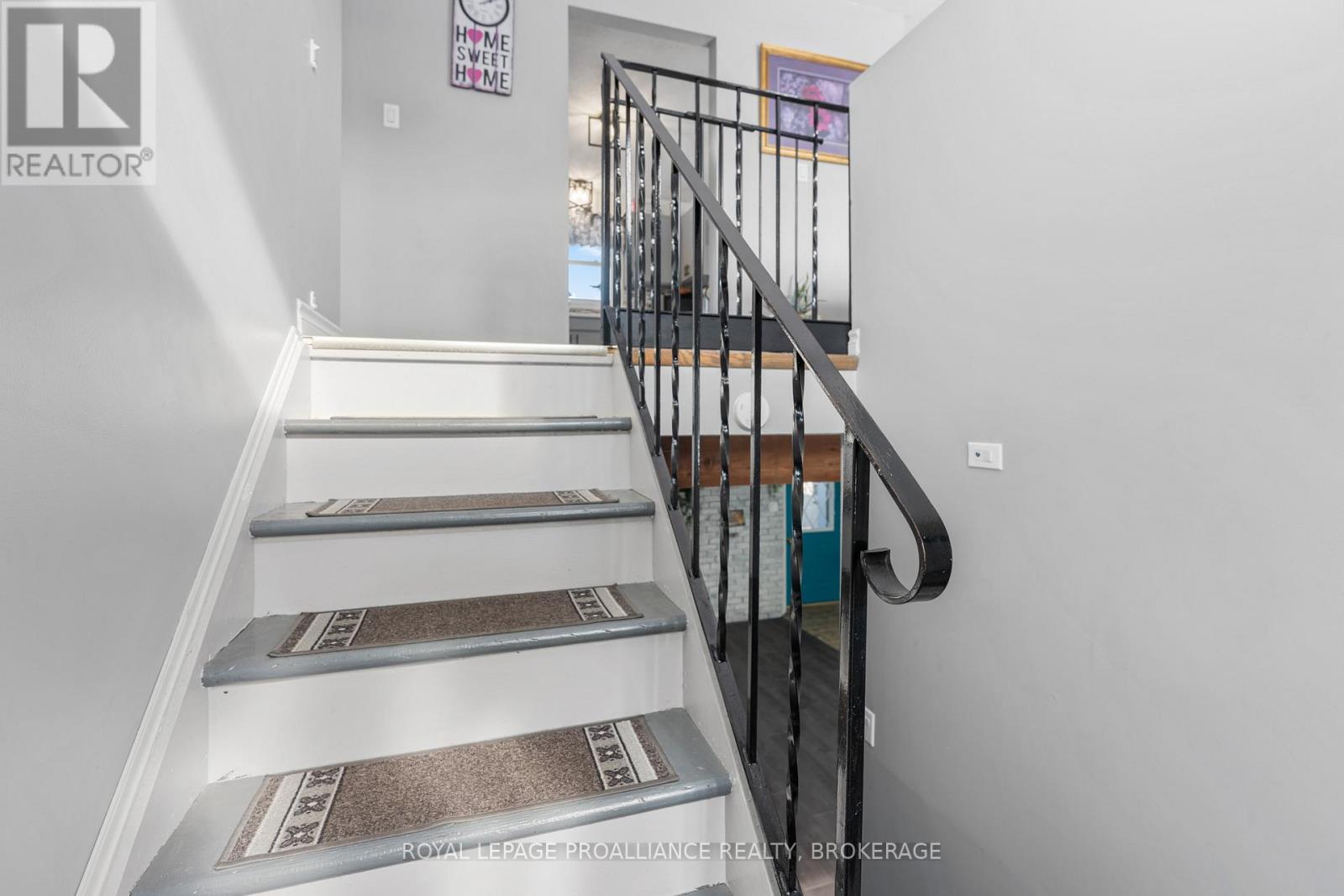 261 Shane Street, Loyalist, Ontario  K0H 2H0 - Photo 8 - X12864958