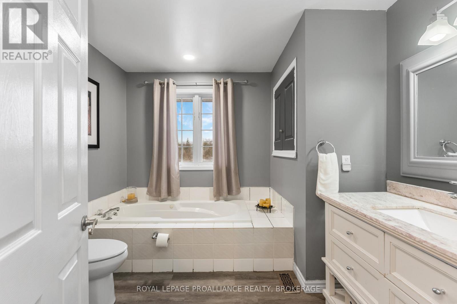 682 Caton Road, Loyalist, Ontario  K0H 1G0 - Photo 23 - X12864962