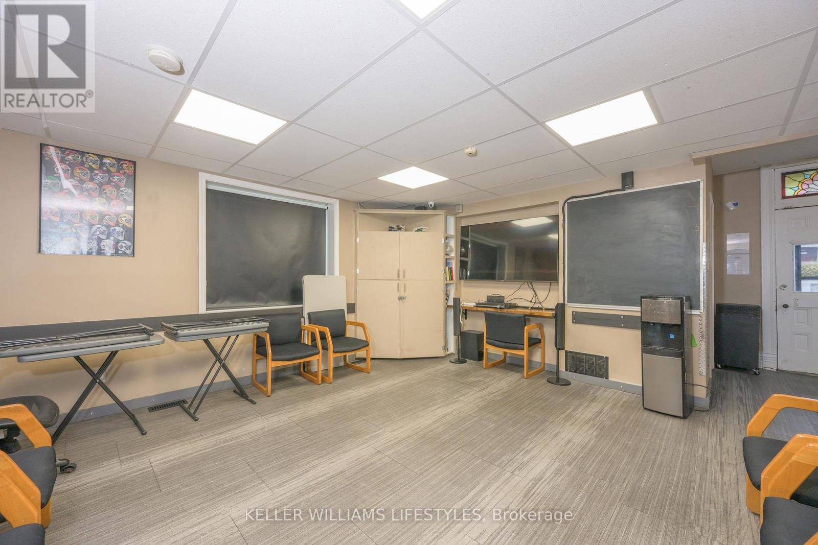 1233 Dundas Street, London East, Ontario  N5W 3B1 - Photo 11 - X12864916