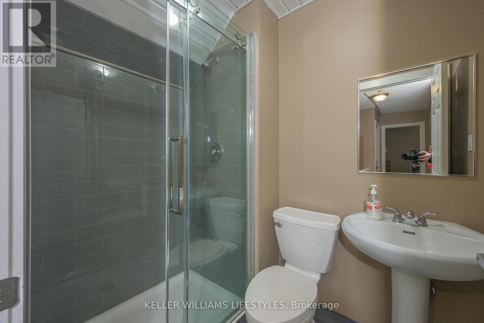 1233 Dundas Street, London East, Ontario  N5W 3B1 - Photo 18 - X12864916