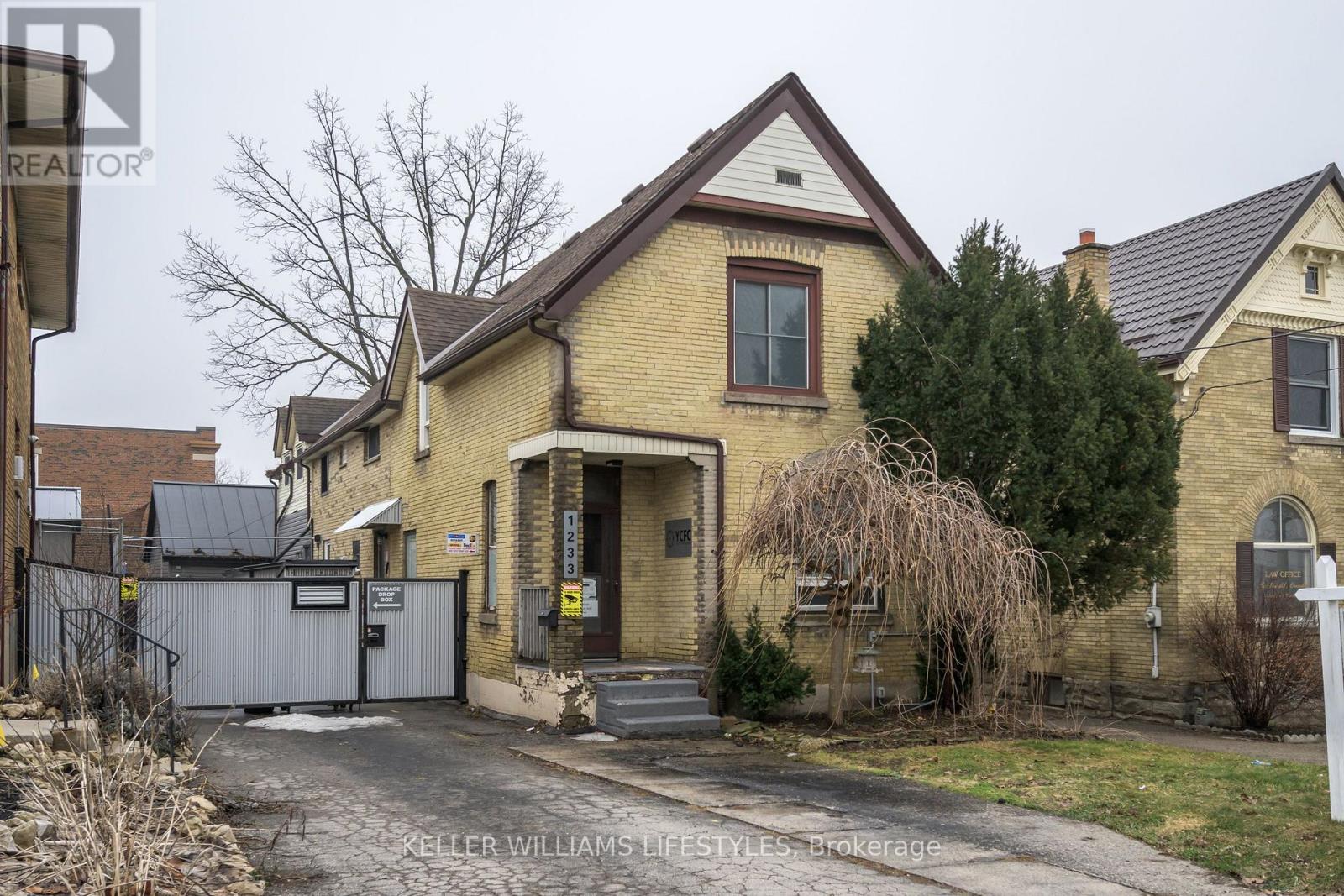 1233 Dundas Street, London East, Ontario  N5W 3B1 - Photo 2 - X12864916