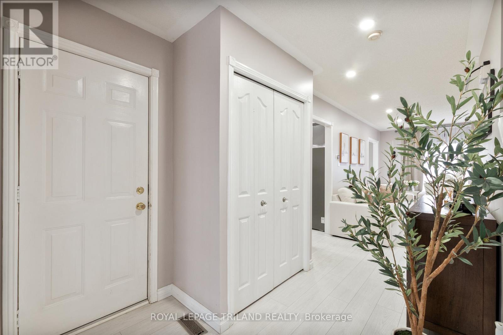 312 Brookhaven Place, London East, Ontario  N5Y 5N4 - Photo 6 - X12864930