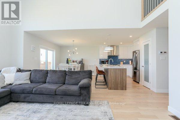 17 Evylean Court, St. Thomas, Ontario  N5R 0P6 - Photo 14 - X12864964