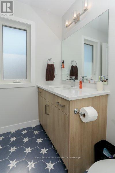 17 Evylean Court, St. Thomas, Ontario  N5R 0P6 - Photo 18 - X12864964