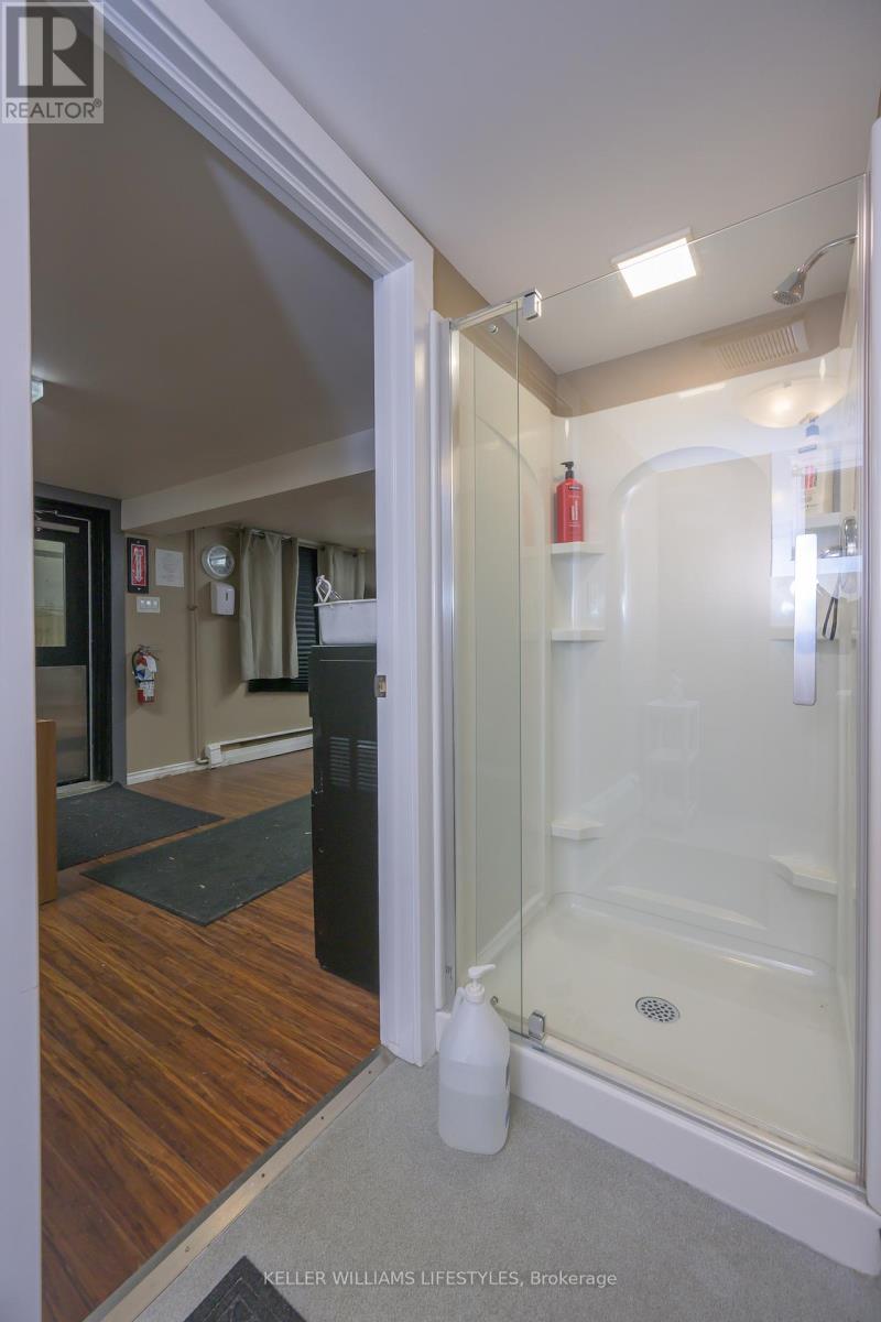 1235 Dundas Street, London East, Ontario  N5W 3B1 - Photo 17 - X12865024