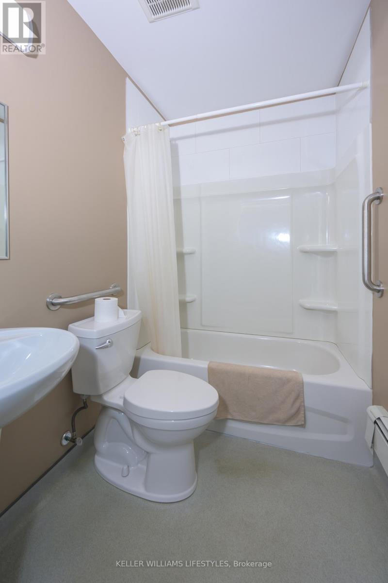 1235 Dundas Street, London East, Ontario  N5W 3B1 - Photo 18 - X12865024