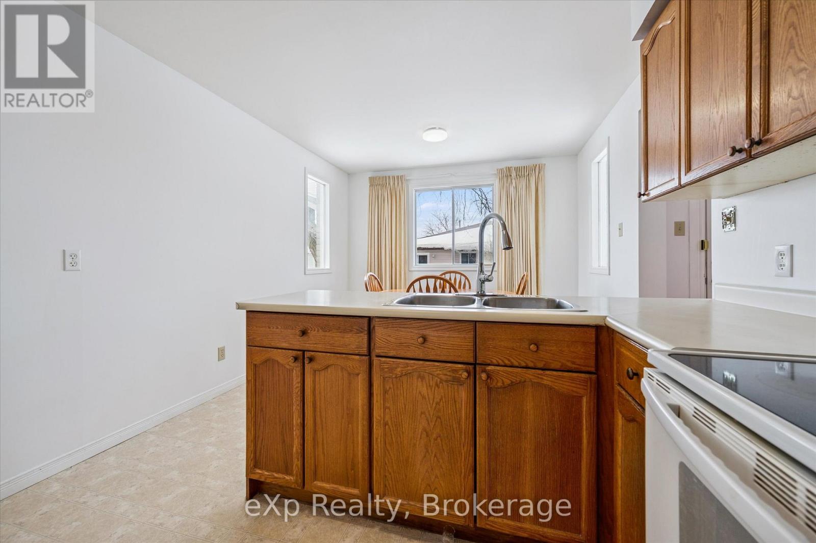 220 Justin's Place, Wellington North, Ontario  N0G 2L3 - Photo 18 - X12864978