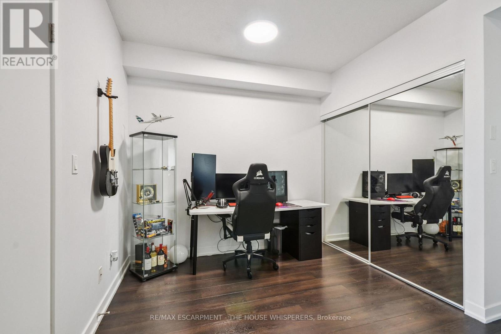 2308 - 20 Bruyeres Mews, Toronto, Ontario  M5V 0G8 - Photo 15 - C12864970