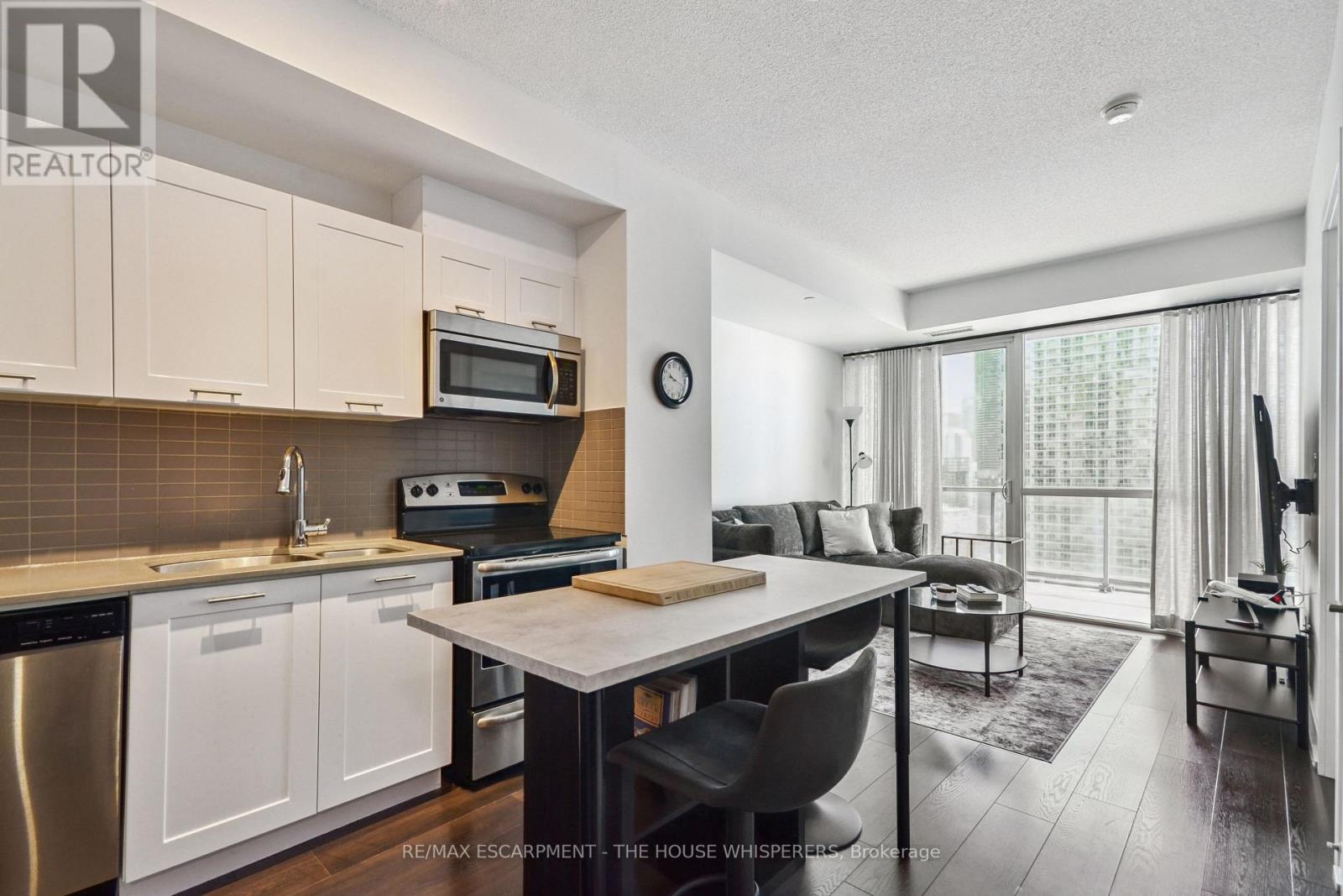 2308 - 20 Bruyeres Mews, Toronto, Ontario  M5V 0G8 - Photo 16 - C12864970