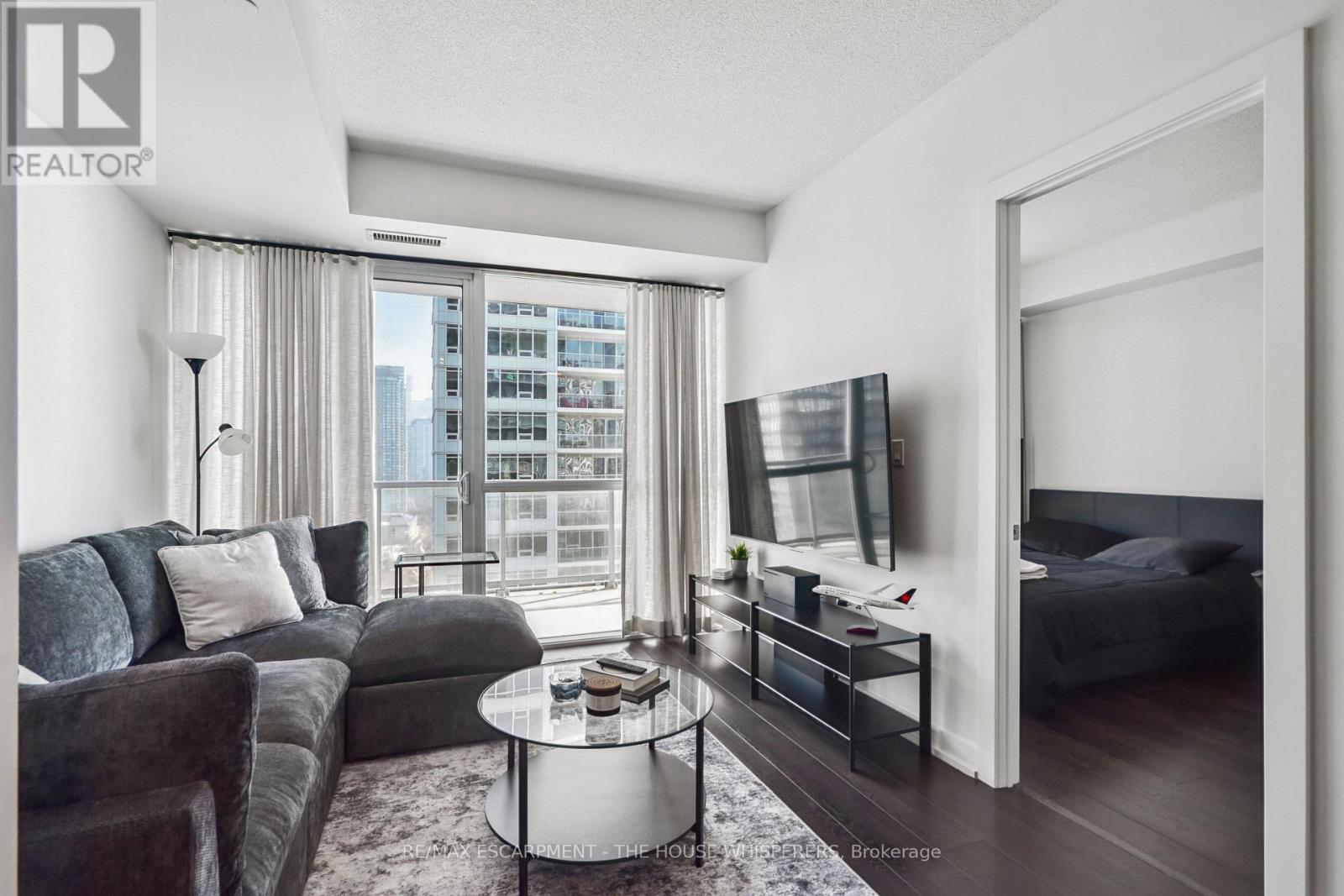 2308 - 20 Bruyeres Mews, Toronto, Ontario  M5V 0G8 - Photo 21 - C12864970