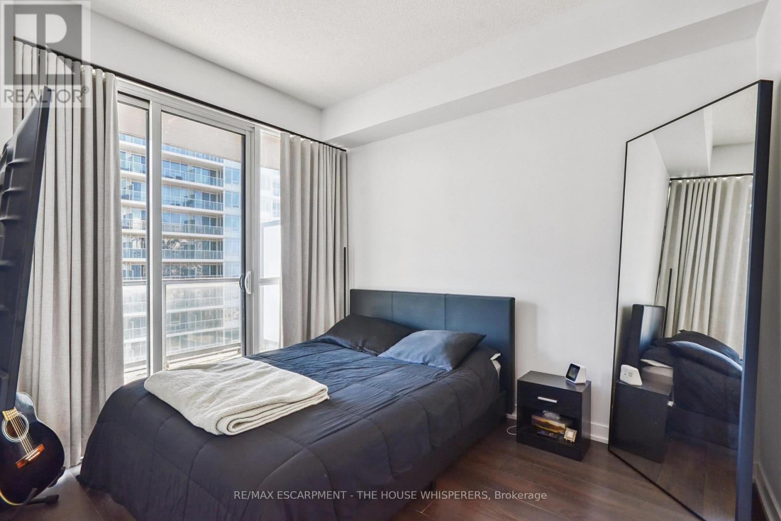 2308 - 20 Bruyeres Mews, Toronto, Ontario  M5V 0G8 - Photo 25 - C12864970