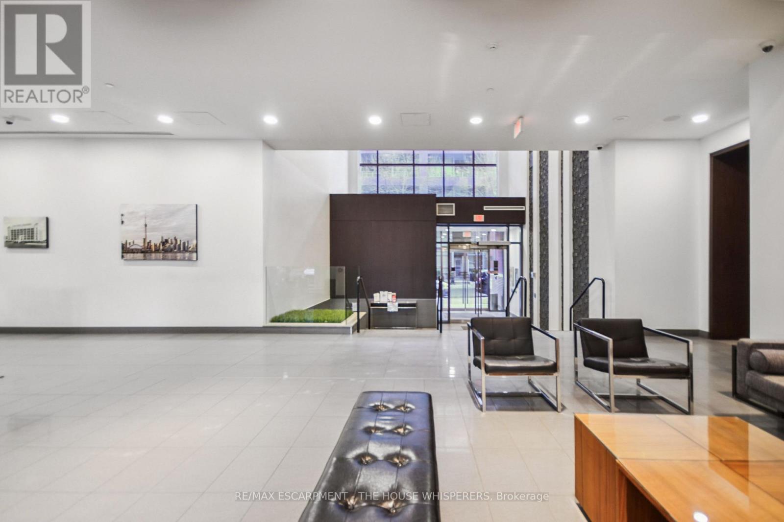 2308 - 20 Bruyeres Mews, Toronto, Ontario  M5V 0G8 - Photo 9 - C12864970