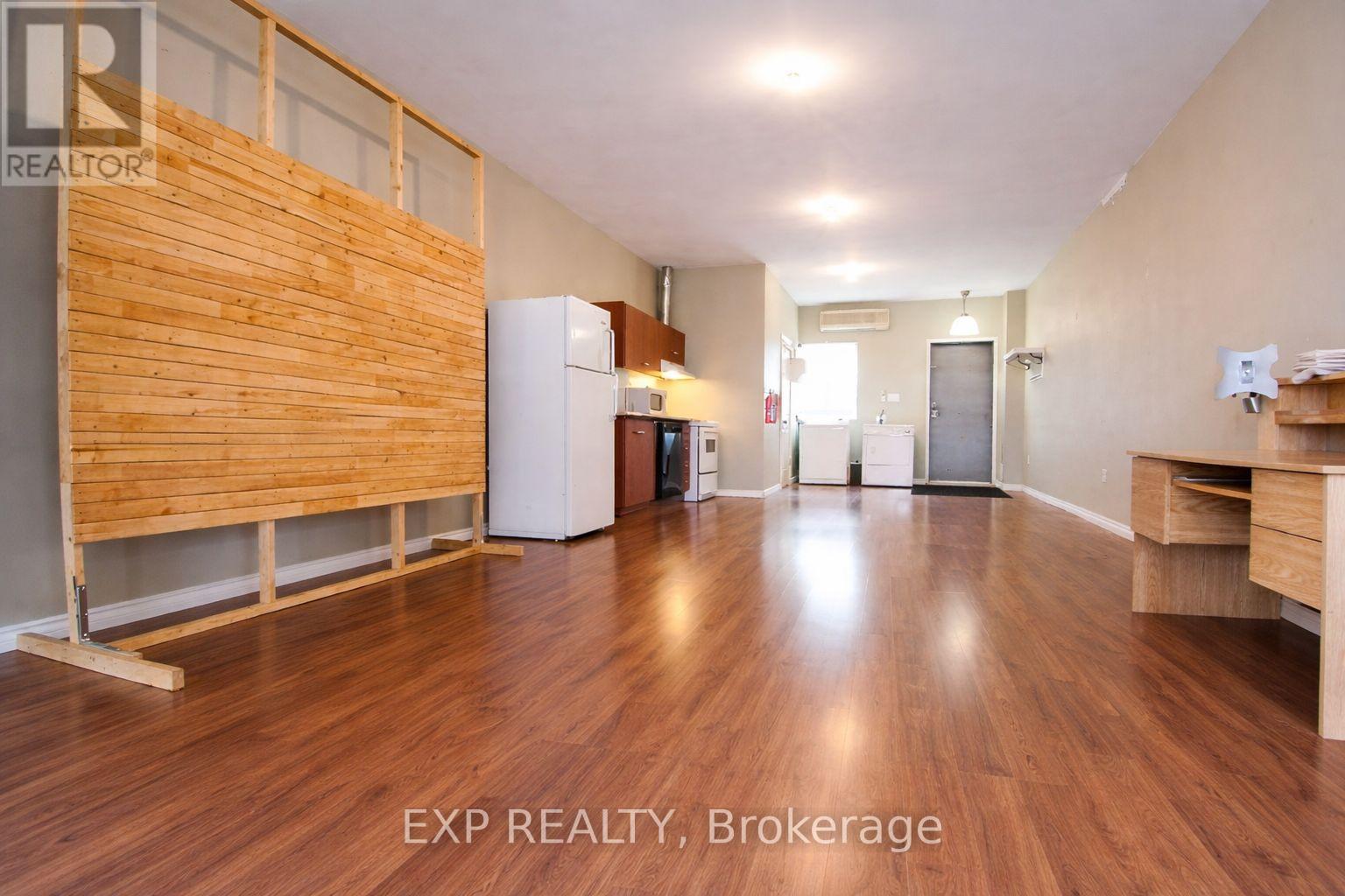 2nd Floor - 1038 Coxwell Avenue, Toronto, Ontario  M4C 3G5 - Photo 1 - E12864896