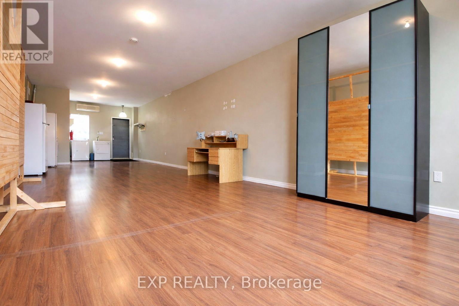 2nd Floor - 1038 Coxwell Avenue, Toronto, Ontario  M4C 3G5 - Photo 4 - E12864896