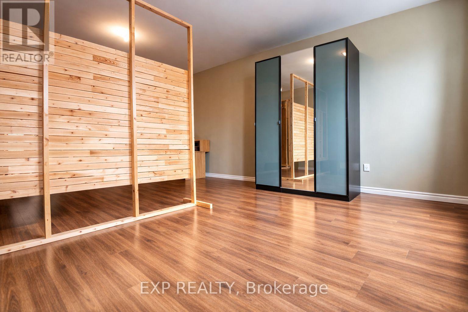 2nd Floor - 1038 Coxwell Avenue, Toronto, Ontario  M4C 3G5 - Photo 7 - E12864896