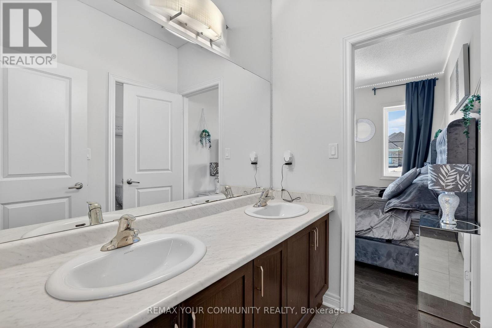 31 Tay Boulevard, Bradford West Gwillimbury, Ontario  L3Z 0W5 - Photo 19 - N12853588