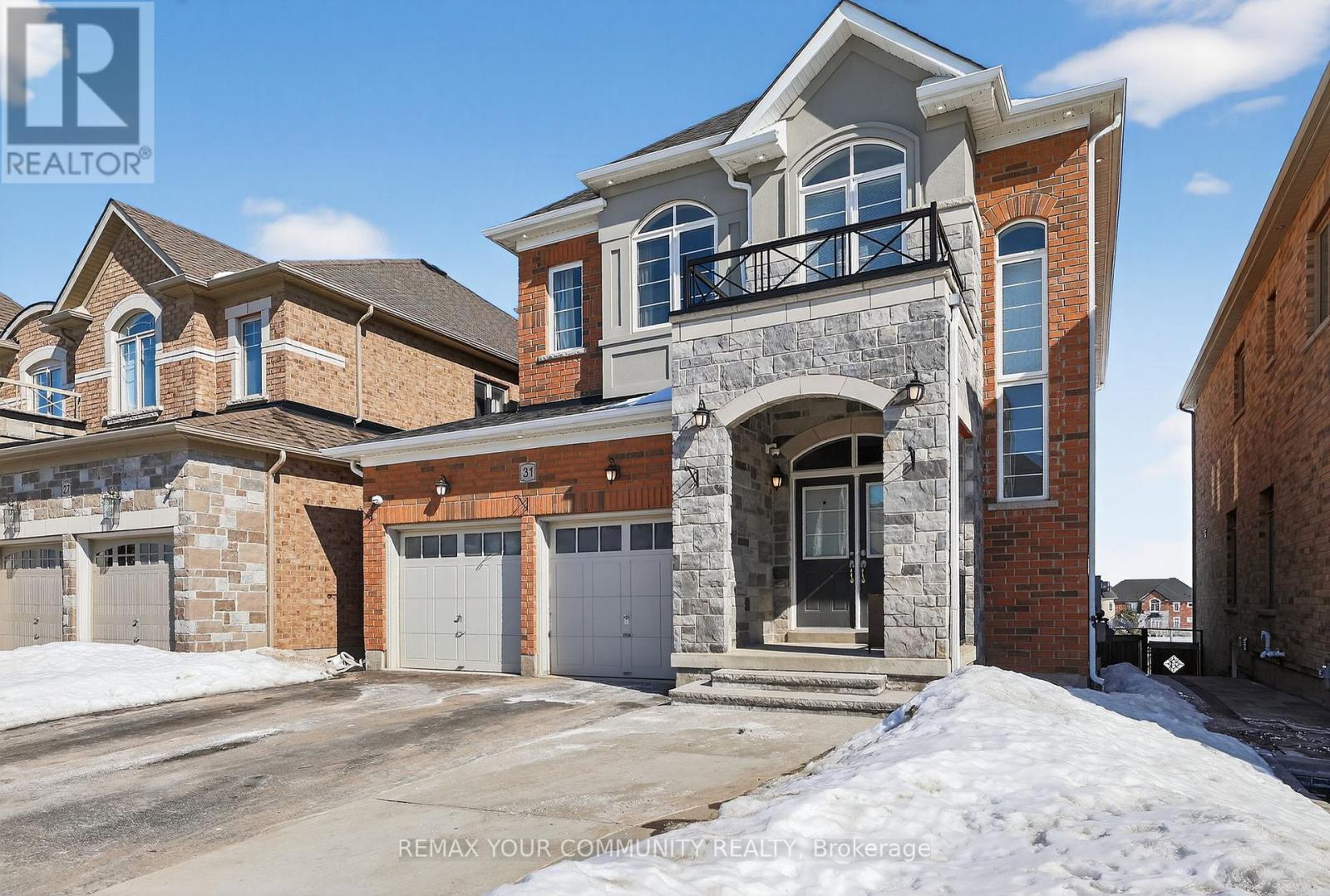 31 Tay Boulevard, Bradford West Gwillimbury, Ontario  L3Z 0W5 - Photo 2 - N12853588