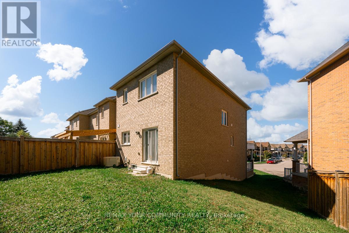 49 Matthewson Avenue, Bradford West Gwillimbury, Ontario  L3Z 0P3 - Photo 37 - N12853208