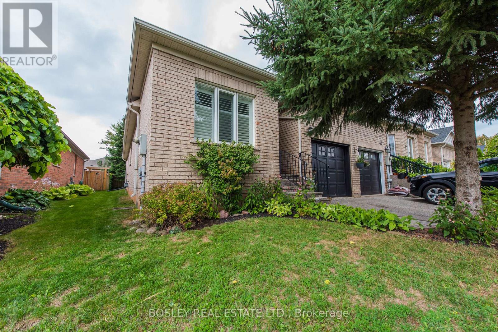 41 Atwood Avenue, Halton Hills, Ontario  L7G 5Z9 - Photo 3 - W12864968