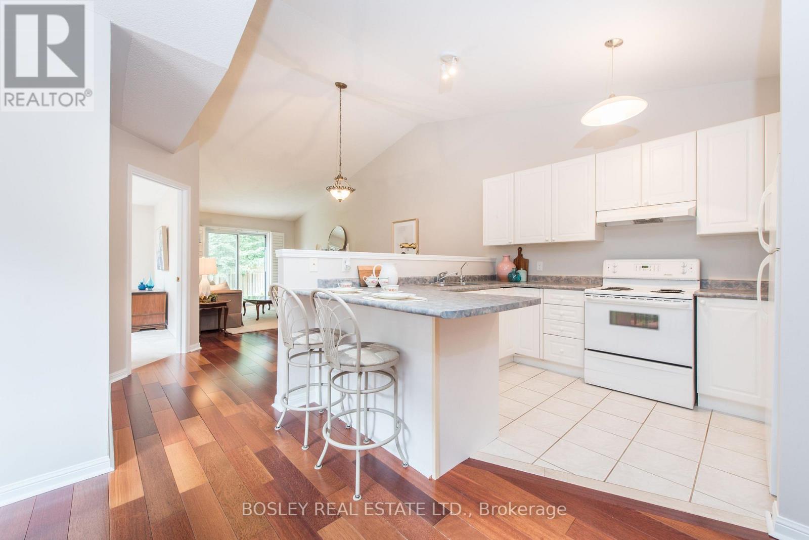 41 Atwood Avenue, Halton Hills, Ontario  L7G 5Z9 - Photo 5 - W12864968