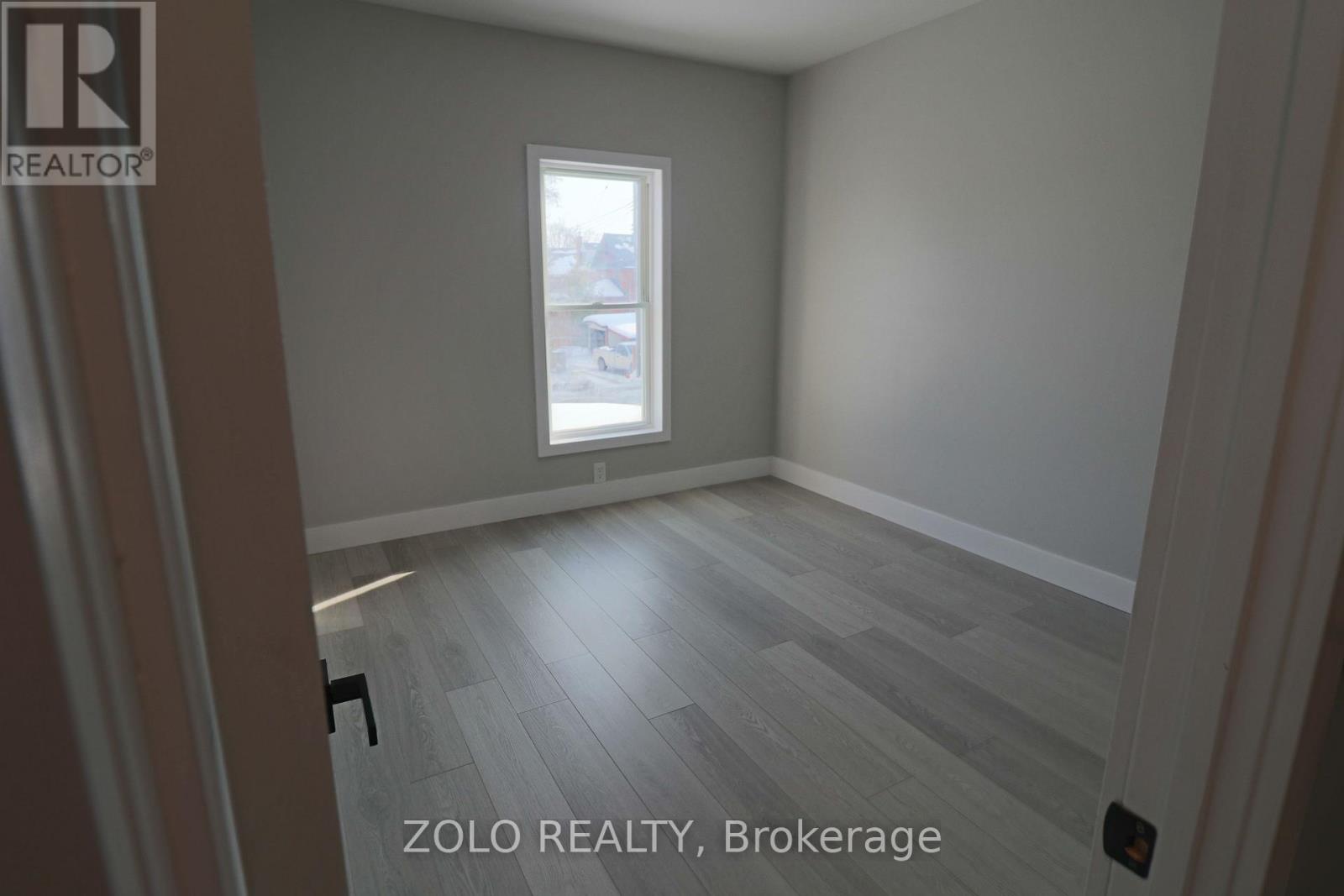 498 Charlotte Street, Peterborough, Ontario  K9J 2W3 - Photo 10 - X12851916