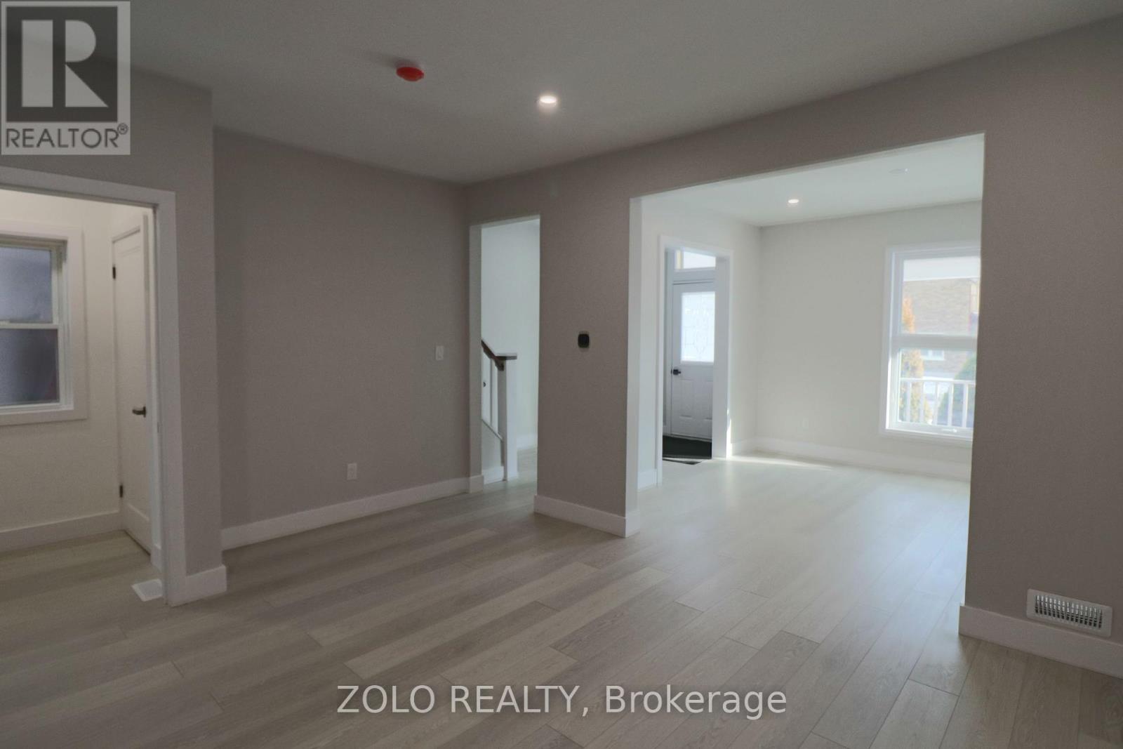 498 Charlotte Street, Peterborough, Ontario  K9J 2W3 - Photo 2 - X12851916