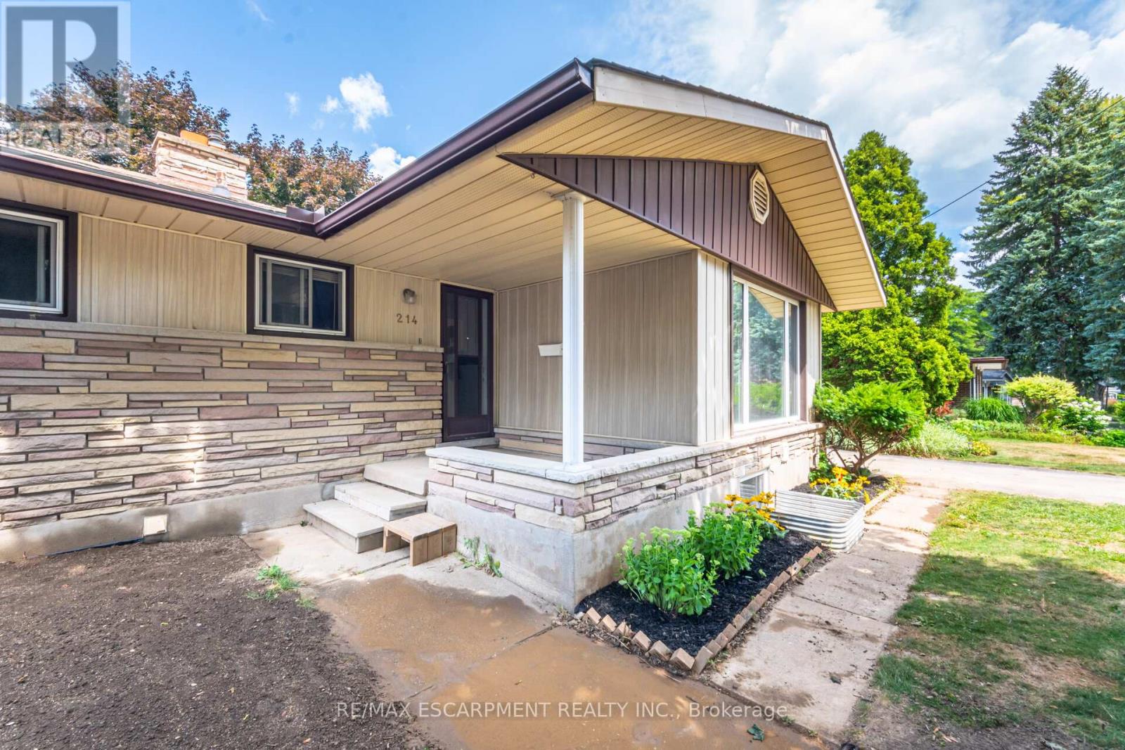 UPPER - 214 FOREST HILL DRIVE, Kitchener, Ontario