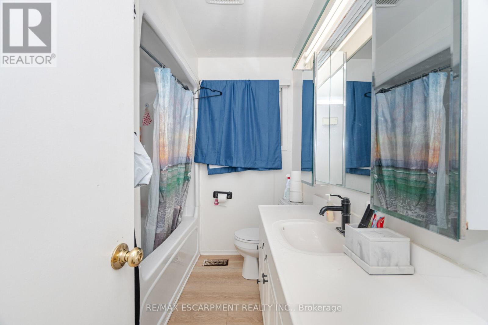 Upper - 214 Forest Hill Drive, Kitchener, Ontario  N2M 4G3 - Photo 14 - X12864966