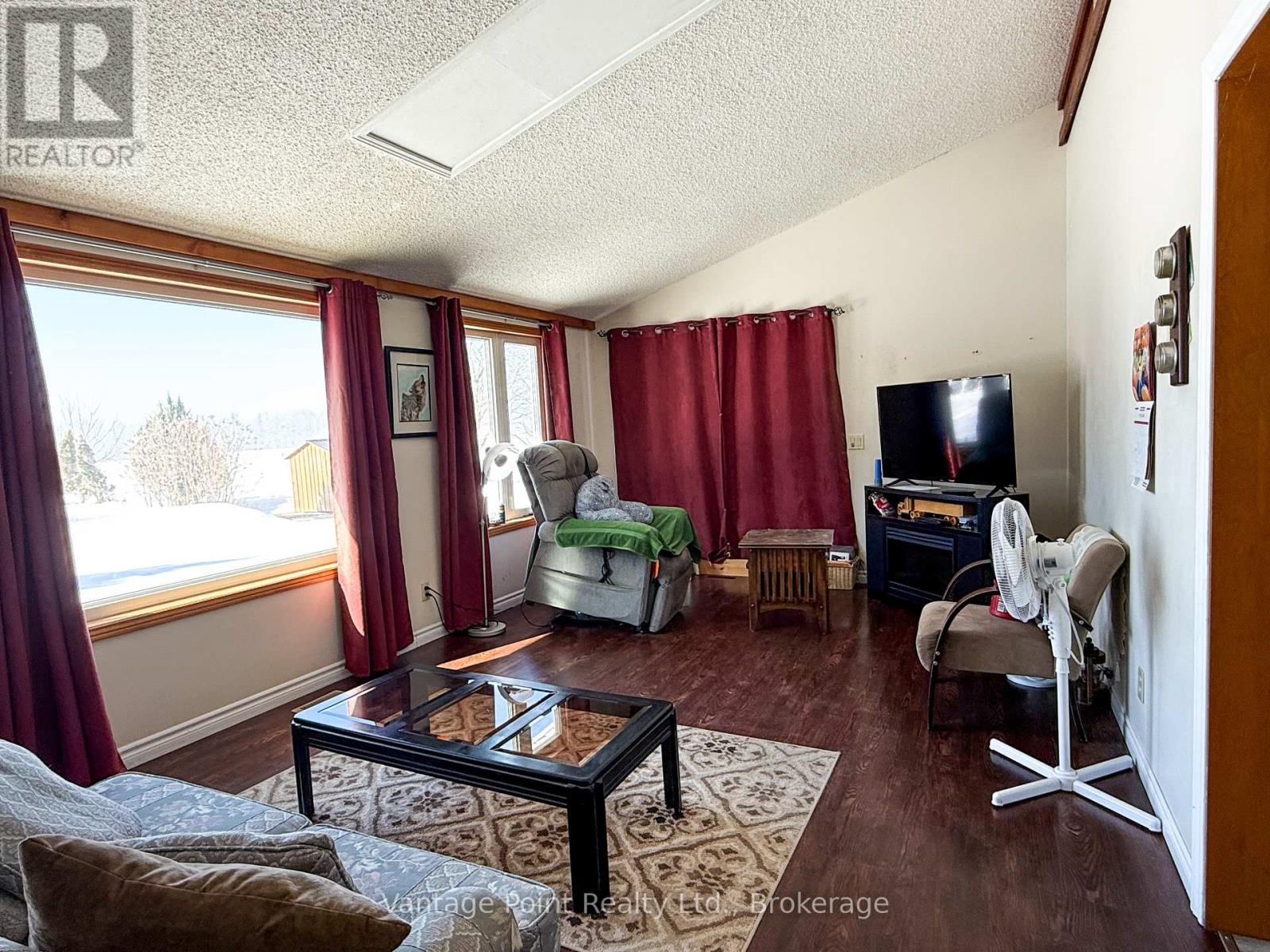 22 Frederick Street, Huron East, Ontario  N0G 1H0 - Photo 10 - X12865150