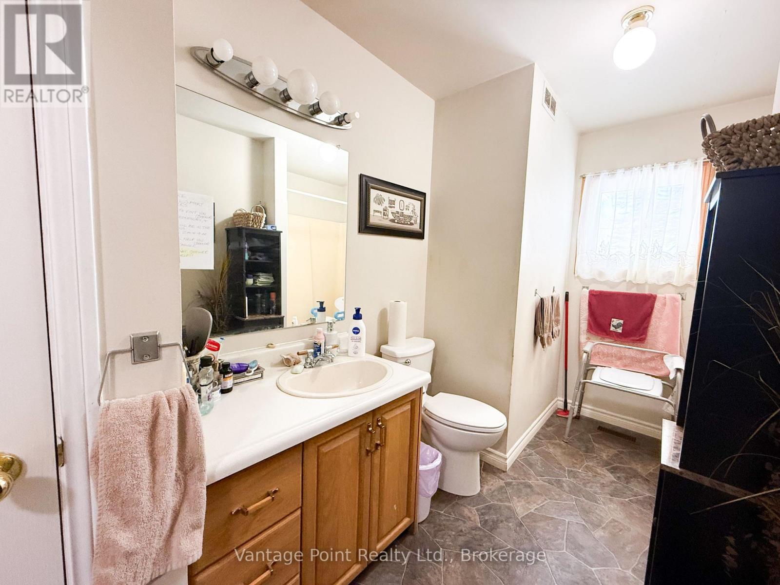 22 Frederick Street, Huron East, Ontario  N0G 1H0 - Photo 15 - X12865150