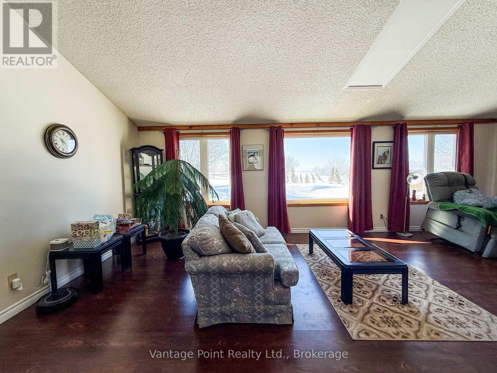 22 Frederick Street, Huron East, Ontario  N0G 1H0 - Photo 8 - X12865150