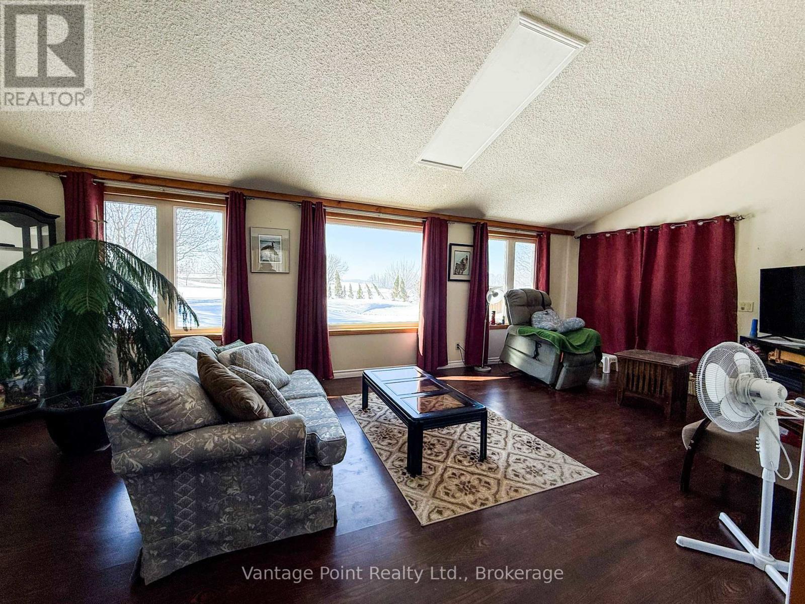 22 Frederick Street, Huron East, Ontario  N0G 1H0 - Photo 9 - X12865150