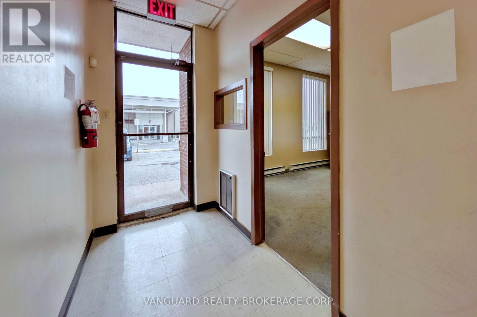 1-2 - 20 Baywood Road, Toronto, Ontario  M9V 4A8 - Photo 6 - W12065856