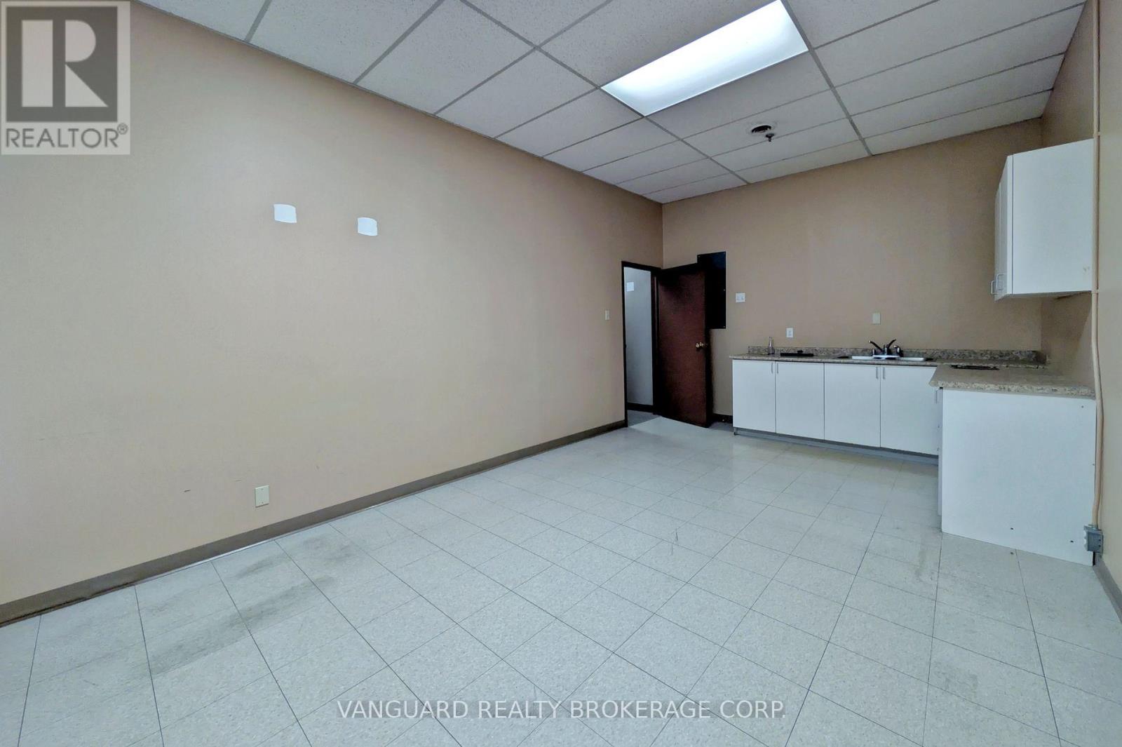 1-2 - 20 Baywood Road, Toronto, Ontario  M9V 4A8 - Photo 7 - W12065856