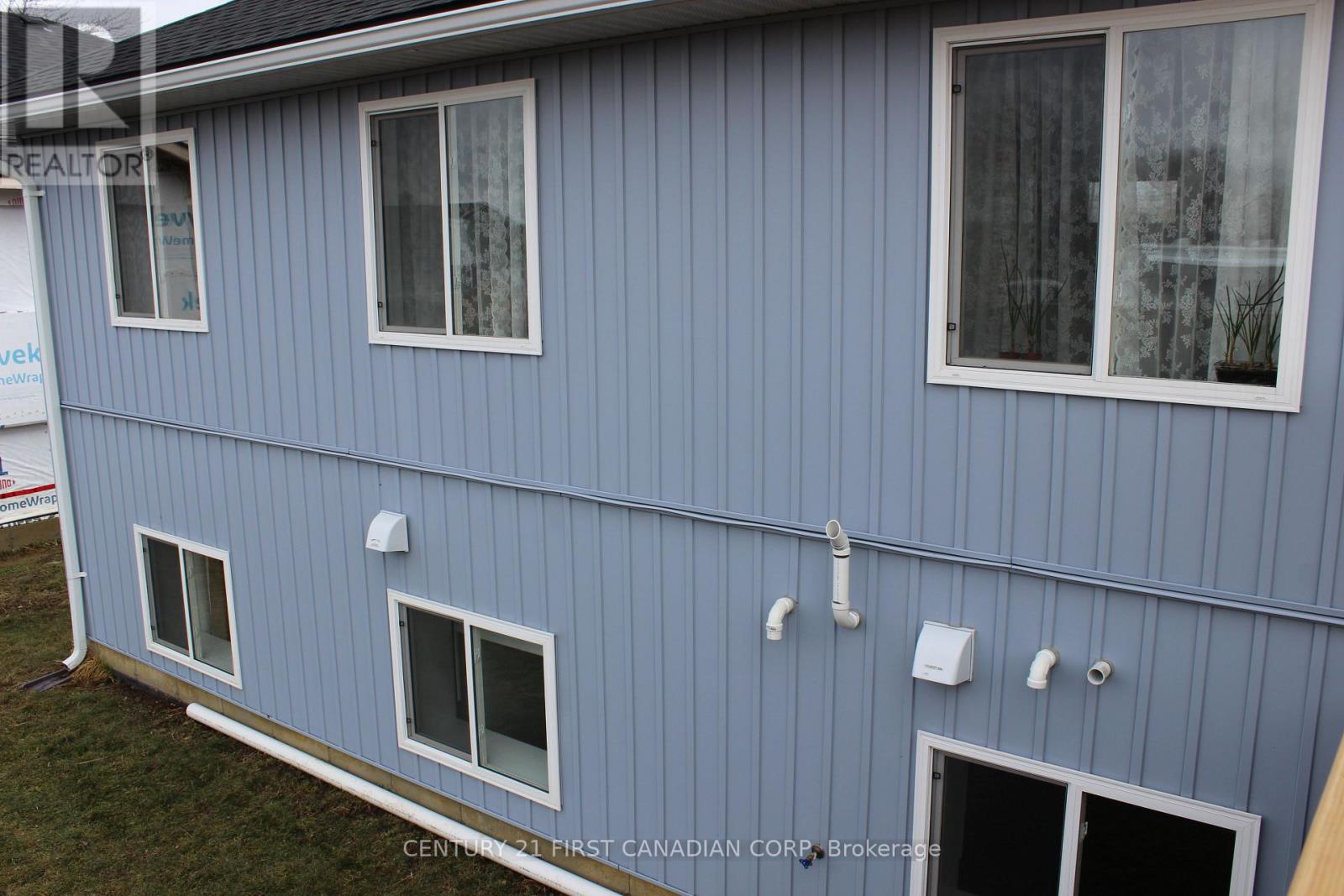 2609 Oil Heritage Road, Oil Springs, Ontario  N0N 1P0 - Photo 34 - X12865072