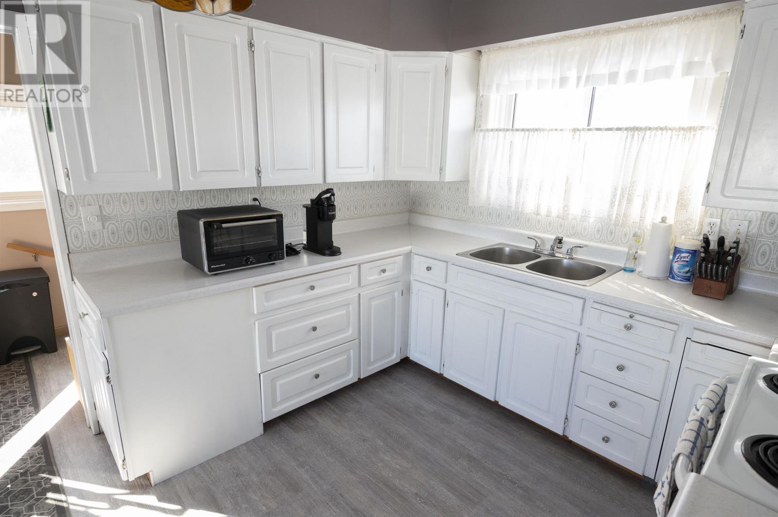 1114 Forest Street, Thunder Bay, Ontario  P7C 2W8 - Photo 11 - TB2600346