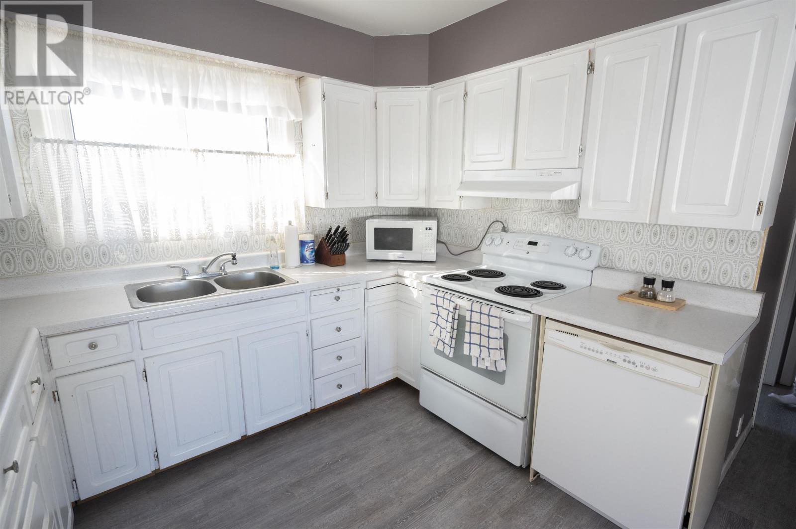 1114 Forest Street, Thunder Bay, Ontario  P7C 2W8 - Photo 9 - TB2600346