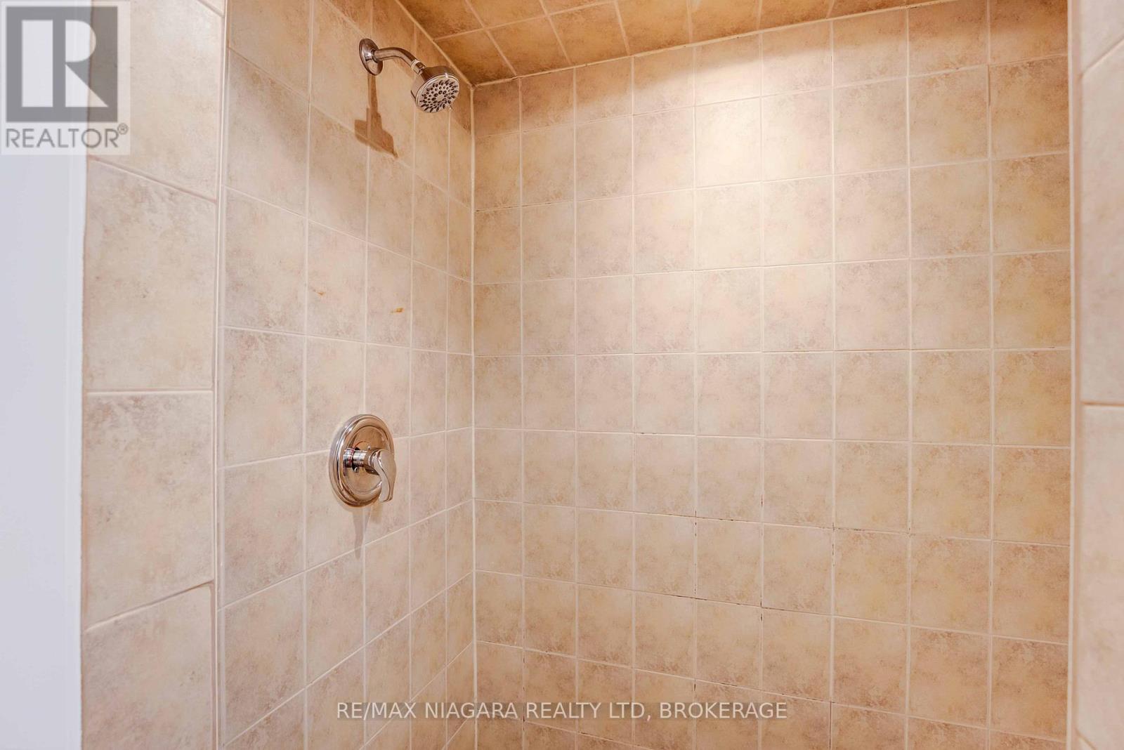 5 St Peter Street, St. Catharines, Ontario  L2T 1N7 - Photo 35 - X12865056