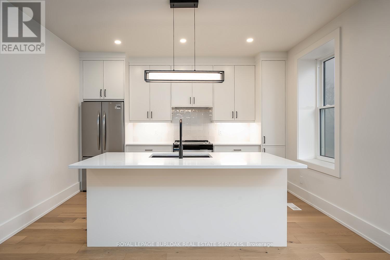 201 - 284 Wilson Street E, Hamilton, Ontario  L9G 2B9 - Photo 11 - X12748776